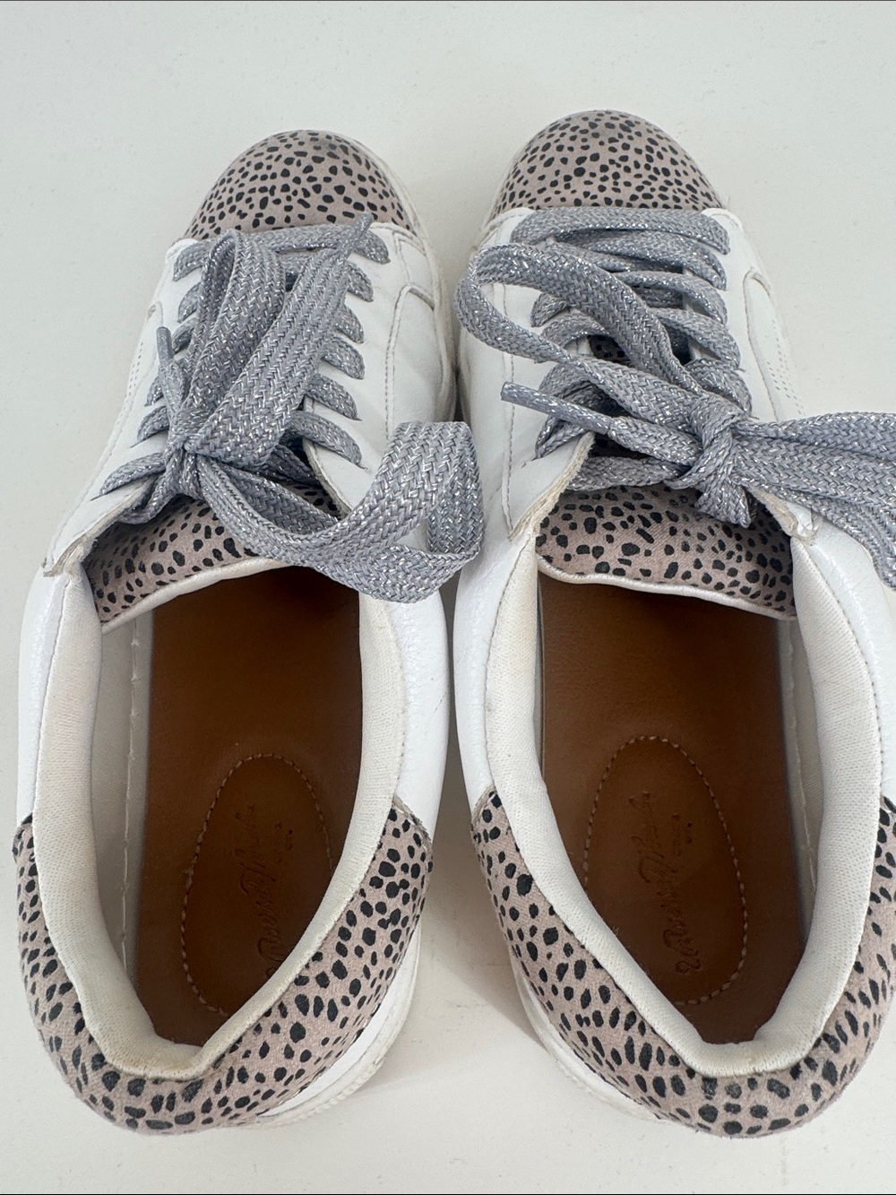 Universal Thread shoes - Picture 4 of 8